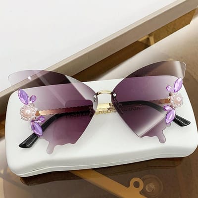 Dansfeest Vlinder Vorm Diamant-ingelegd Groot Montuur Zonnebril Dames Mode Zonnebril Dames Trendy Straat Opname [Source factory straight hair]