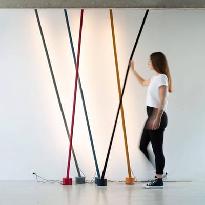 Martinelli Luce Elastica vloerlamp als band, grijs