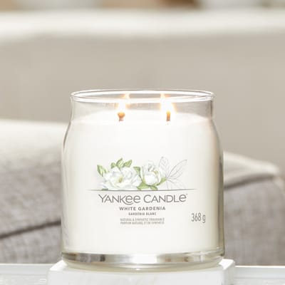 Yankee Candle - White Gardenia Medium Geurkaars - 50 branduren - 2 lonten