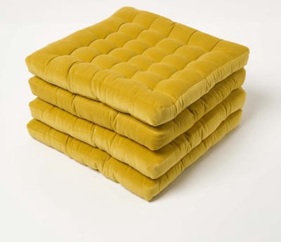 Homescapes stoelkussens – set van 4 zitkussens – fluweel – mosterdgeel – 40x40 cm – met lint – voor eetkamer & buitengebruik