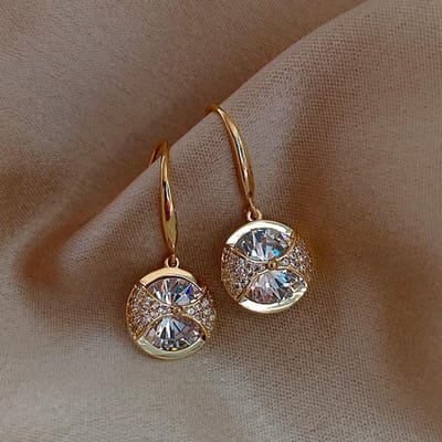 Huitan Luxe Goudkleurige Hangende Oorbellen voor Vrouwen Elegante Bruids Trouwoorbellen Jubileumcadeau Nieuwe Trendy Sieraden Dropship brown