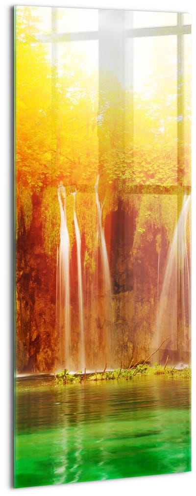 Wallfluent Glasschilderij - Schilderachtig uitzicht op de waterval Schilderij Op Glas - 50x125 cm - Oranje Verticale Muurschildering - Landschap Foto In Glas - Foto Glas - Glas Foto