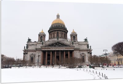 Acrylglas - Gebouw - Auto - Bus - Bomen - Sneeuw - 150x100 cm Foto op Acrylglas (Wanddecoratie op Acrylaat)