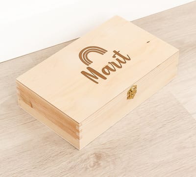 Houten kistje 'Marit' Regenboog - Tekenkist - Herinneringsdoos - Kraamcadeau - Knutseldoos - Memorybox - Baby - Geboorte