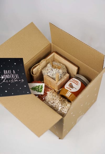 Kerstcadeau vogelvoer in doos