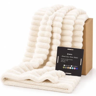 BOTC Luxe Fleece deken - Plaid - Super Zacht, Warm en Donzig - Cadeau - 200x230cm - Gebroken wit