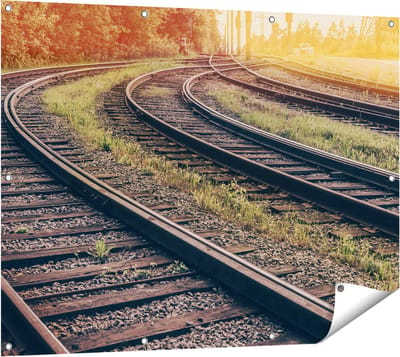 Gards Tuinposter Rails Spoorwegen naast Elkaar - 120x90 cm - Tuindoek - Tuindecoratie - Wanddecoratie buiten - Tuinschilderij