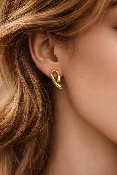Lundholm Oorbellen Dames Goud kleurig Jewellery - Premium Stainless Steel Gold Plated - Grote Oorstekers Dames Bohemian Vintage Gouden Oorbellen (2.3 cm) - My Hilda Serie - Luxe Geschenkverpakking