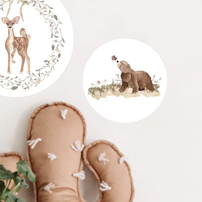 Muurcirkel beer en vlinder - Ø 15 cm - wit - bosdieren - dieren - Muurcirkel binnen - Wanddecoratie - Forex - Babykamer en kinderkamer