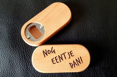 Schubie - Houten Flesopener Ovaal Nog eentje dan - Cadeau - Flessenopener - Bieropener