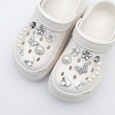 Schoenaccessoires-geschikt voor crocs charms- geschikt voor crocs pins- geschikt voor crocs Accessoires- geschikt voor Crocs Jibbitz-12 zilveren vlinderbloemen