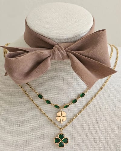 Cliste Couture - Dubbele Halsketting met Emerald - Clover - Sieraden - Vrouwen Ketting - Goudkleurig - Ketting Dames - Staal - Cadeau voor vrouwen - Kettingen - Ketting met Hanger