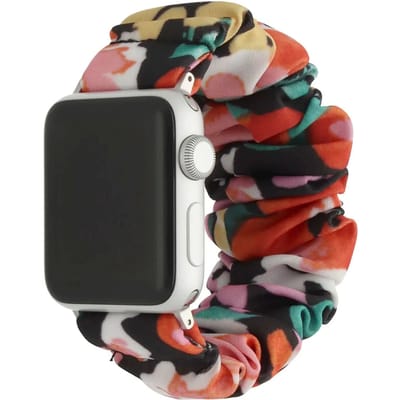 123watches bandje Bloomsy - scrunchie - nylon - bloemen zwart multi - 38 · 40 · 41 & 42 mm · S/M - Geschikt voor Apple Watch series 1/2/3/4/5/6/7/8/9/10/11/12/SE/SE2/SE3