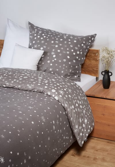 Beddengoed, 2-delig, met antracietkleurig sterrenpatroon - fijne bever 135*200