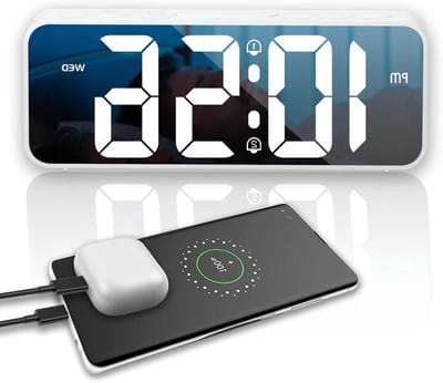 Digitale Nachtwekker - Groot LED Display - Wakker Worden - Instelbare Helderheid - 16 x 6 cm - Wit