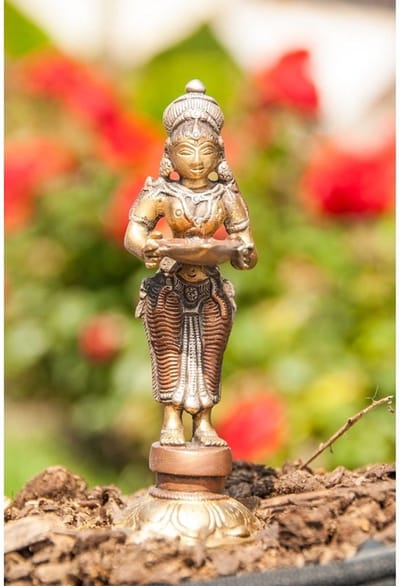 Lakshmi messing staand 14,5 cm