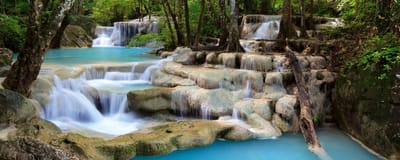 Fotobehang - Waterfall 375x150cm - Vliesbehang