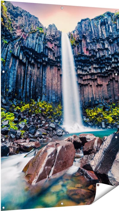 Gards Tuinposter Waterval in IJsland - 100x150 cm - Tuindoek - Tuindecoratie - Wanddecoratie buiten - Tuinschilderij