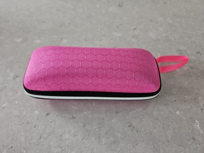 Stevige en lichtgewicht brillenkoker - brillenhoesje hard case - trendy zonnebril doosje - lichtgewicht zonnebril houder - zonnebrilhoes hard - zonnebril case