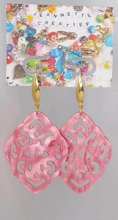 Jeannette - Creatief® - Resin - Barok Ruit Roze - Roze Oorbellen - Resin Oorbellen - Pink - Gouden Oorbellen - Oorbellen – Oorhangers - Oorbellen dames - Valentijn - Moederdag