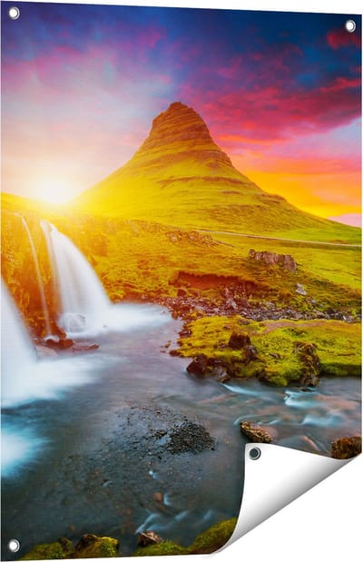 Gards Tuinposter Waterval bij een Vulkaan met Zonsondergang - 60x80 cm - Tuindoek - Tuindecoratie - Wanddecoratie buiten - Tuinschilderij