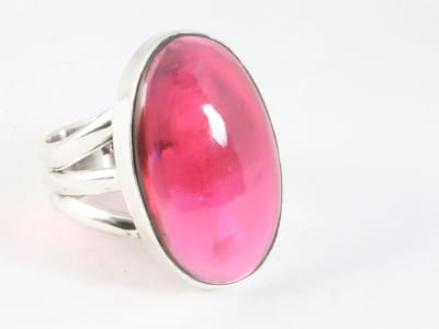 Grote ovale zilveren ring met granaat - maat 21