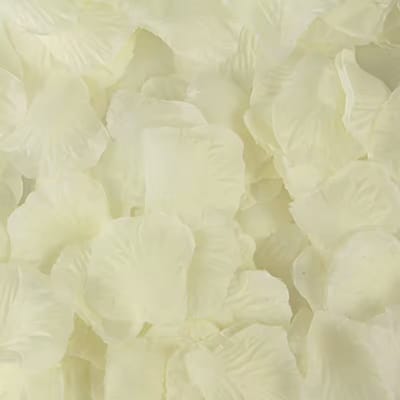 Scoby - Rozenblaadjes - Nep Rozenblaadjes - Romantisch Accessoire - 200 Stuks - Crème