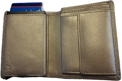 OI champagne kleurige leren billfold met cardprotector / normale portemonnee met Figuretta pasjeshouder / complete portemonnee met anti skim kastje / leren beurs met metalen pasjeshouder / goud-zilver kleurig leer / 115Platinum