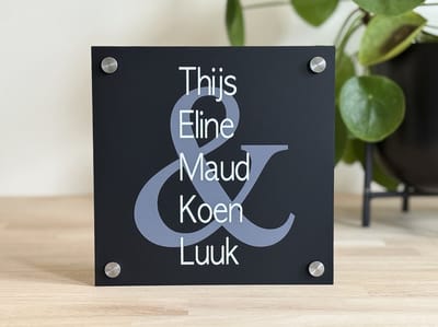 Naambordje | huisnummerbord | voordeur | & teken | MAT zwart | 20x20cm | rvs afstandhouders