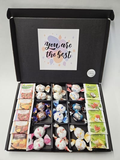 Chocolade Ballen - Thee Proeverij Pakket Groot | Mystery Card 'You are the Best' met persoonlijke (video)boodschap | Chocolade-Theepakket | Feestdagen box | Chocolade cadeau | Valentijnsdag | Verjaardag | Moederdag | Vaderdag
