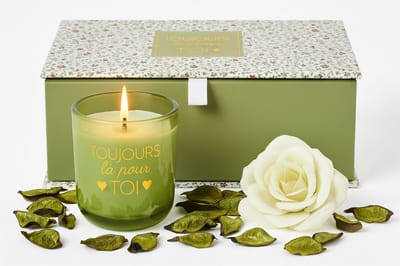 Luxe Geurkaars Cadeaubox – “Toujours là pour toi” – Inclusief groene kleurige Geurkaars & Decoratieve Roos met Natuurlijke Luchtverfrisser – Romantisch Geschenk voor Verjaardag, Moederdag of Jubileum – Groen