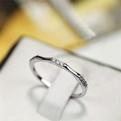 Huitan Prachtige Dunne Ringen met Zirkonia voor Vrouwen Dagelijkse Slijtage Mode Veelzijdig Vrouwelijk Accessoire Cadeau Trendy Sieraden 9 beige