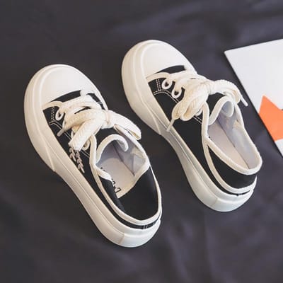 Lente Nieuwe Ademende Twee Draag Schoenen met Instap Canvas Dames Half Muil Casual Veelzijdig Studenten Platte Witte Schoenen Dames 40 zwart
