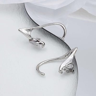 Elfenoor Hanger Oorbellen met Diamanten Franje, Verfijnd Ontwerp, Toont Gezicht, Dun en Zonder Oorgaatjes, Oorbellen.