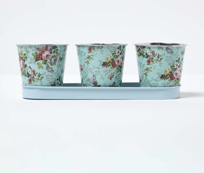 Homescapes bloempottenset blauw met rozenprint - 3 plantenpotten 0,5l met bakje