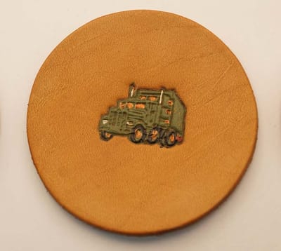 6 leren beige onderzetters voor drinkglazen met afbeelding groen vrachtwagen - onderzetters voor glazen - lederen onderzetters - trucker onderzetters - onderzetters vrachtwagen liefhebbers - leren onderzetters beige - 100% lederen onderzetters