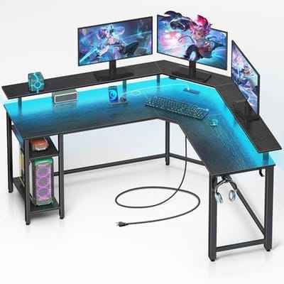 Rolanstar L-vormige gamingbureau met LED-verlichting, stopcontacten, hoekcomputerbureau met opbergplanken - pc-schrijftafel voor thuiskantoor, zwart (135 x 118 x 87 cm)