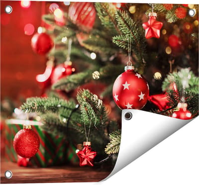 Gards Tuinposter Kerstboom met Rode Lichtjes en Kerstballen - 50x40 cm - Tuindoek - Tuindecoratie - Wanddecoratie buiten - Tuinschilderij