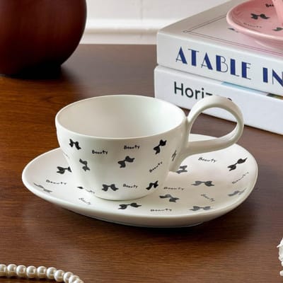Meisjes met Hoge Uitstraling Strik Koffiekop Schotel Set Creatieve Keramische Theekop Cadeau Huishouden Waterbeker Ontbijtkop 300ml