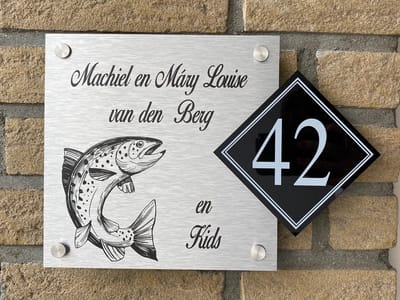 Naambordje / huisnummer voordeur zalm rvs look