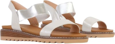 Sandalen om aan te trekken