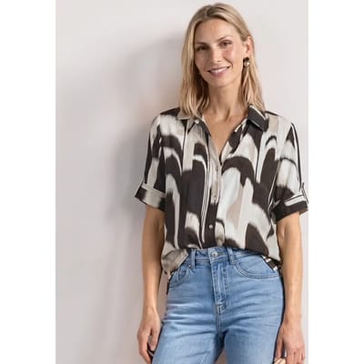 Overhemdblouse met korte mouwen en omgeslagen details