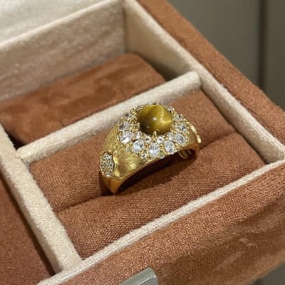 Vintage Stralende Bloem Bezaaid met Diamanten Tijgeroog Steen Ketting Ringen Verfijnd Hanger Hoge Kwaliteit En Verfijnde Sieraden Sets brown