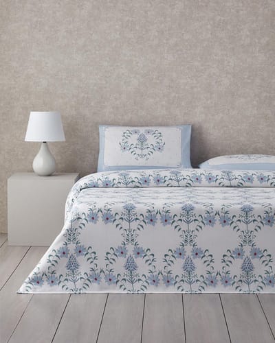 English Home - Violet Star Zomerdekenset - Luxe Uitvoering - Incl. Hoeslaken 100x200+30 - Incl. 1 kussensloop - 150x 220 cm - Blauw/Wit