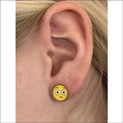 Aramat Jewels | Oorbellen | Vrolijke Gele Smiley Oorstekers 9mm | Smiley-Schaterlach-9mm | |9mm | Staal | Volwassenen, Kinderen | Verkleurd niet