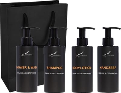 Compleet pakket Sweet Orange & Cedarwood - Shower & Wash + Shampoo + Bodylotion + Handzeep - 300 ml per fles - complete set van 4 stuks - met luxe gift tas - cadeau - giftset voor hem en haar