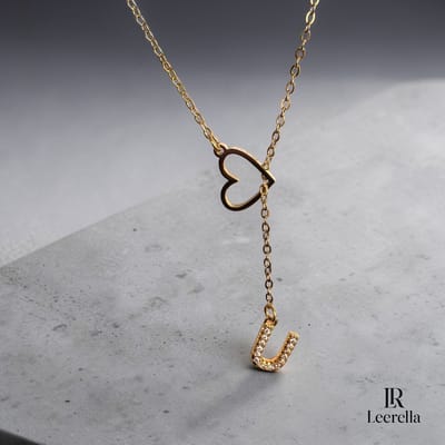 Leerella Goudkleurige | U | Initial Ketting met Hart en Letter Hanger – Gepersonaliseerde RVS Ketting met Zirconia Steentjes – 60 cm Collier