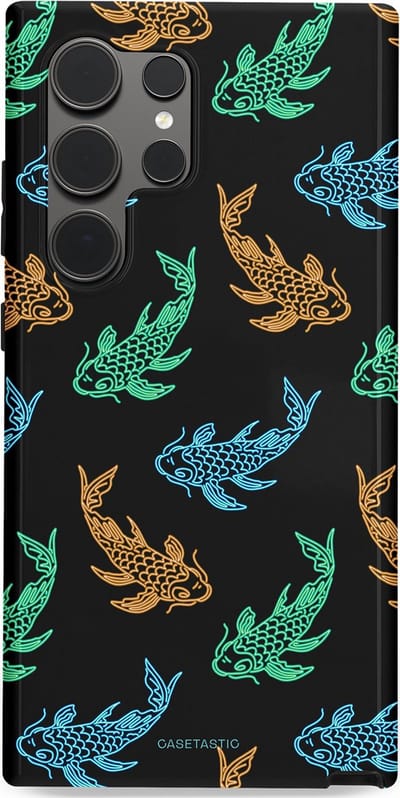 Casetastic hoesje geschikt voor Samsung Galaxy S24 Ultra - Dubbellaagse bescherming - Neon Koi - Fashion Case - Zwart Petrol Donkergroen Bruin
