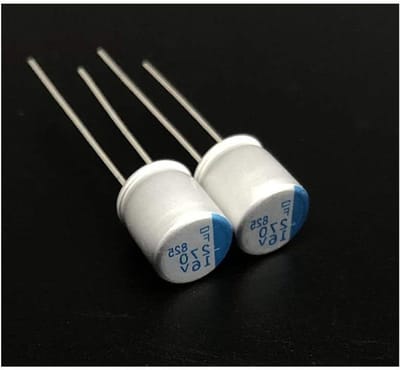 Elektronische Condensatoren - Vaste Componenten - Apparaten Repareren - Low ESR - 100 Stuks - Niet Gespecificeerd