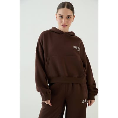 Dames Dsgn Studio Collegiate Bedrukte Boxy Hoodie | Dark Chocolate | Maat: XS